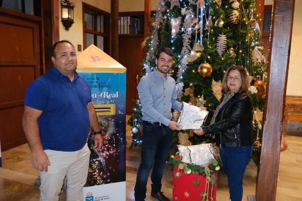 Entemanser entrega 600 bolsas para colorear al Ayuntamiento de Guia de Isora para celebrar la llegada de los Reyes Magos